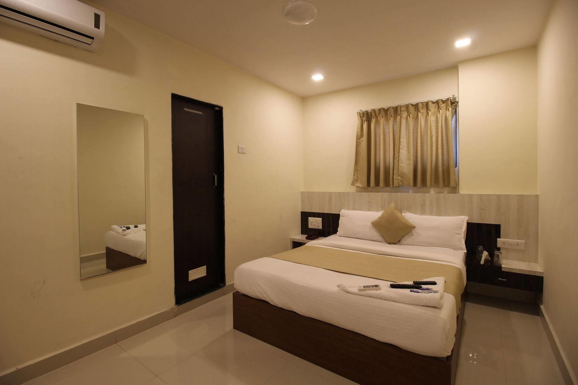 Treebo Trip Ashir Inn Mumbai  Buitenkant foto